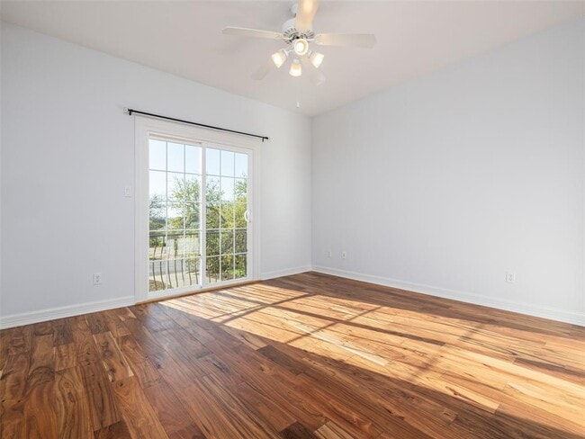 Building Photo - 9805 Big View Dr