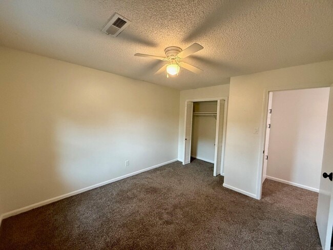 Building Photo - 1603 Woodland Dr