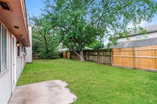Building Photo - 10531 Mills Walk Dr
