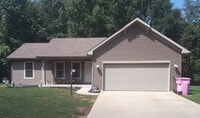 Building Photo - 3 Bedroom Home in Jimtown Schools!