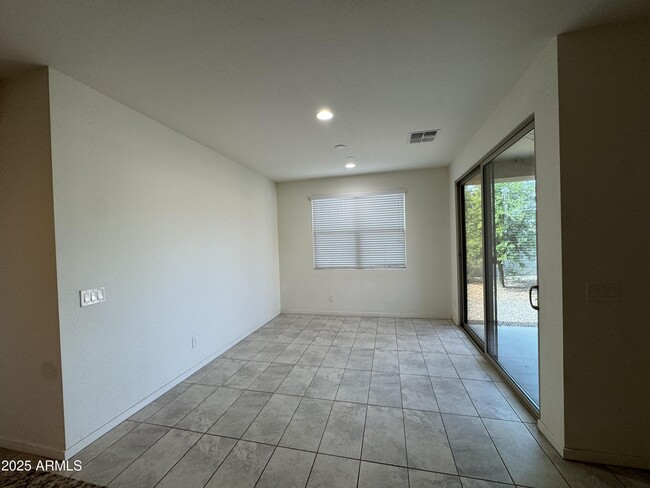 Building Photo - 21415 W Holly St