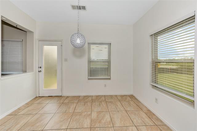 Building Photo - 1020 Breeders Cup Dr