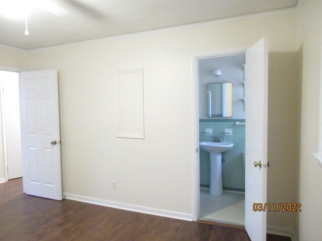 Building Photo - 534 Benton Ct