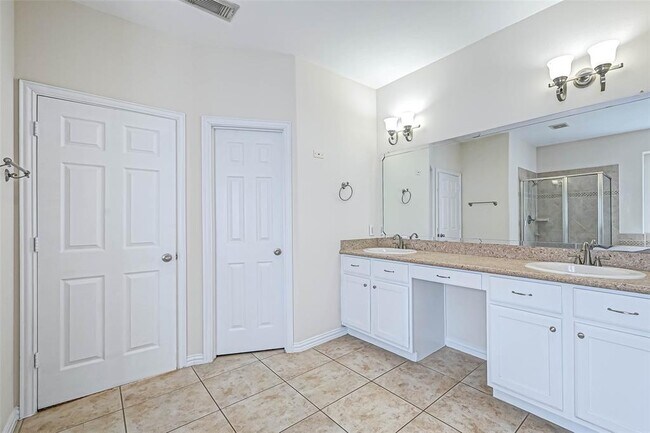 Building Photo - 7510 Shadow Terrace Ln