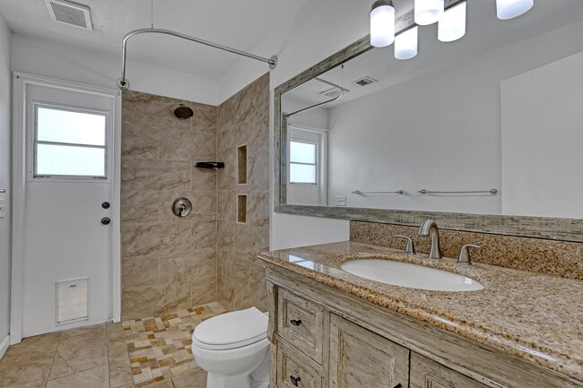 Building Photo - 1279 Periwinkle Pl