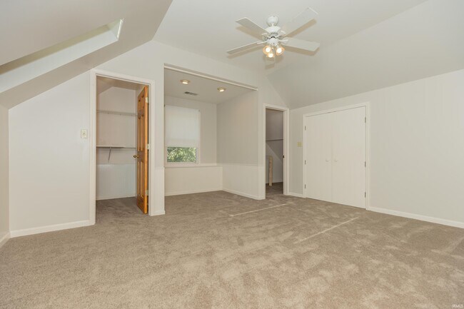 Building Photo - 2939 Woodside Ct