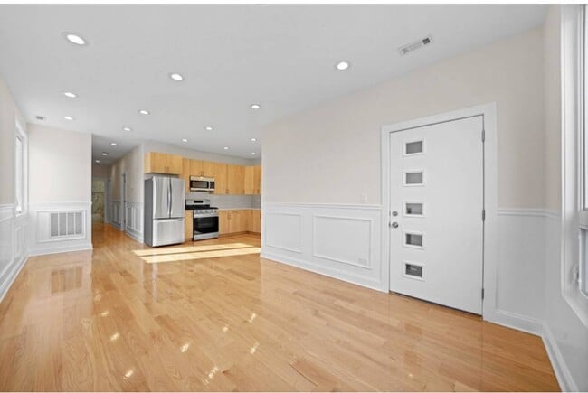 Primary Photo - 2811 W Jackson Blvd