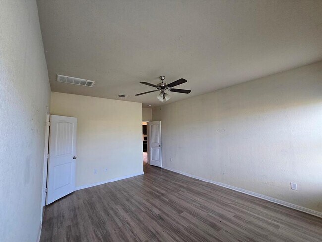 Building Photo - 11112 Dawes Pl
