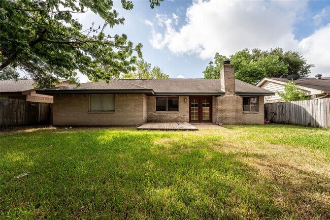 Building Photo - 12026 Hedgegate Dr