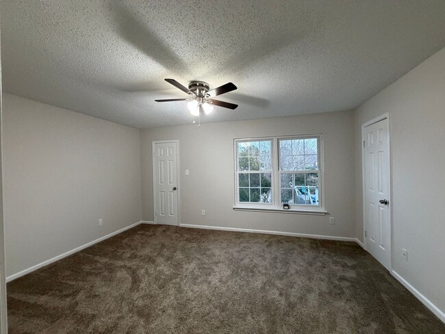 Building Photo - LANDSTOWN LAKES