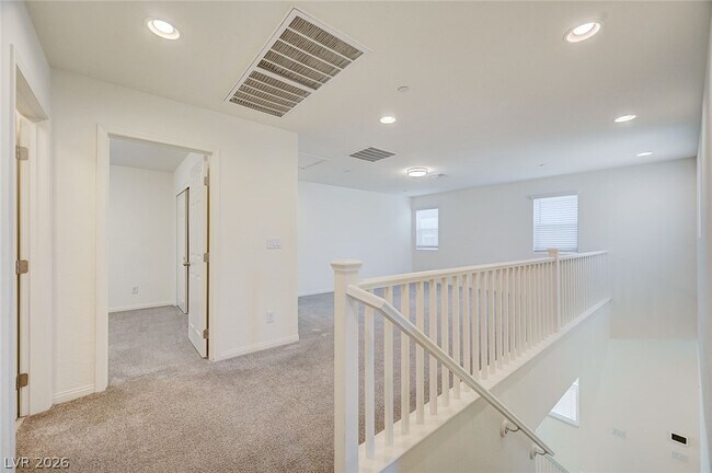 Building Photo - 185 Lilt Ave
