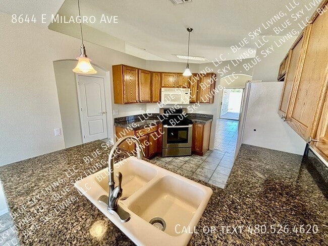 Building Photo - 8644 E Milagro Ave