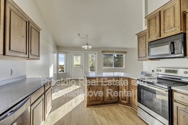Building Photo - 6924 Chippewa Dr