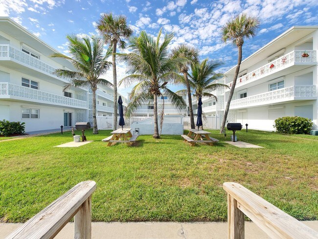 Building Photo - 4800 Ocean Beach Blvd