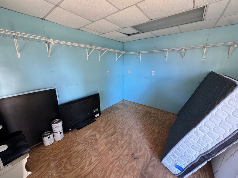 Building Photo - 3739 Whispering Pines Dr