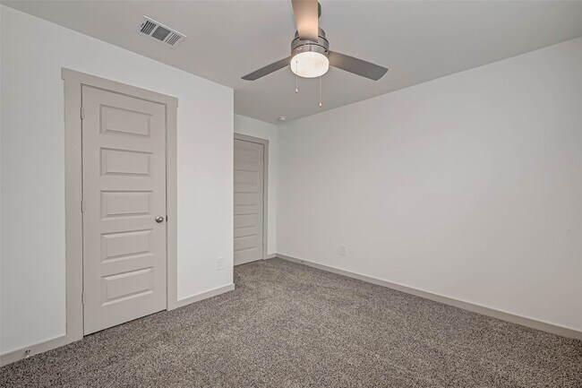 Building Photo - 3418 Lake Landing Ln