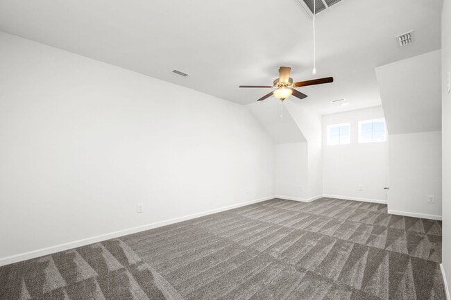 Building Photo - Park Place Townhome!