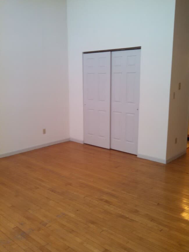 Building Photo - The Uptown Lofts 110