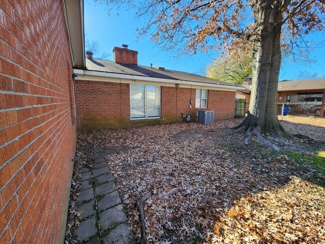 Building Photo - Single family home located in West Memphis