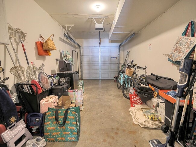 Building Photo - Year-round rental - 4 br 2.5 ba Twin Home in Seabright Village – East of Route 1