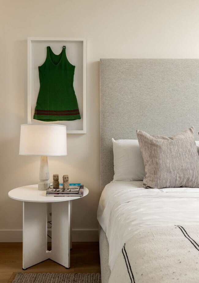 Building Photo - 4747 Marina Dr