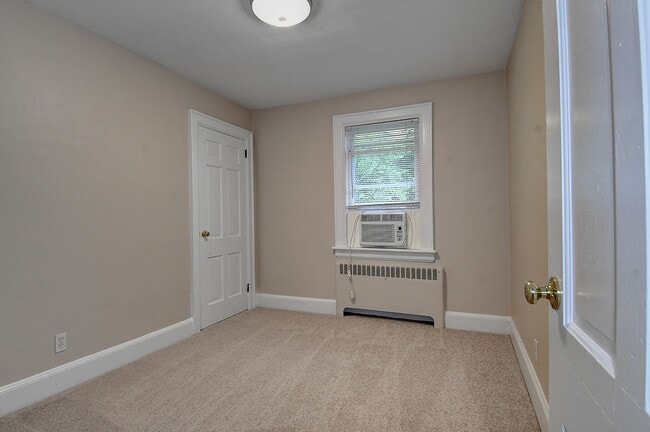 Building Photo - PORTSMOUTH FOR RENT!