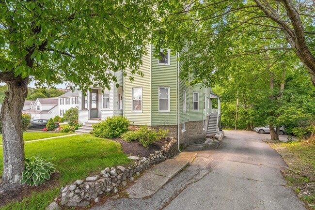 Building Photo - 427 Hamilton St