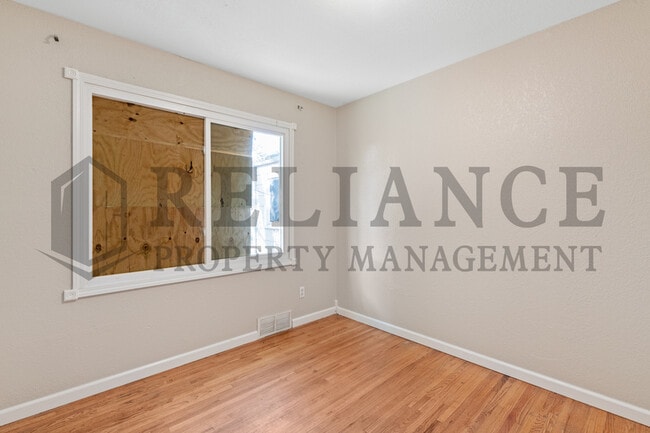 Building Photo - 1925 S Elizabeth