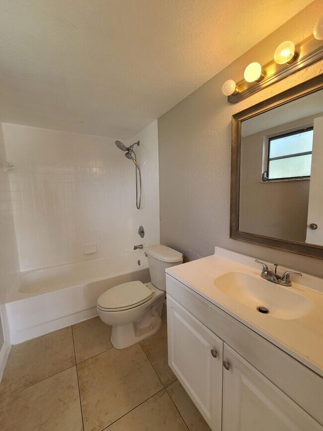 Building Photo - 1460 Windorah Way