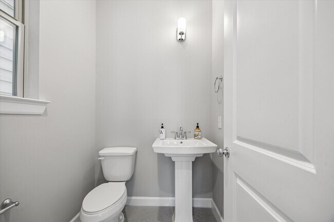 Building Photo - 5205 Amber Sunrise Dr