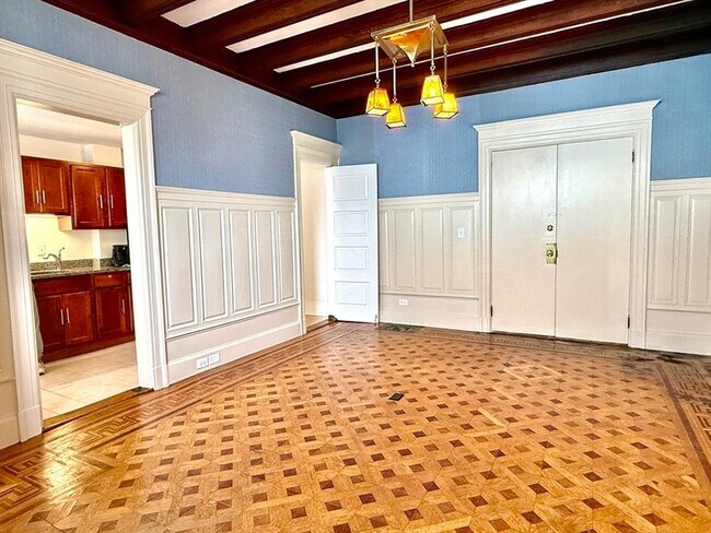 Building Photo - 114 Church St