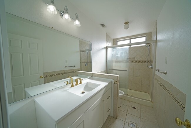 Building Photo - 27767 Crookshank Dr