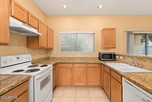 Building Photo - 2690 S Southwind Dr
