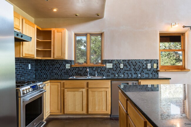Building Photo - 27 Spanish Peaks Rd