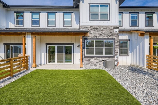 Building Photo - 2502 Colt Wy