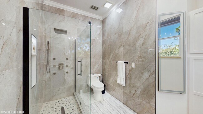 Building Photo - 377 Squire Dr