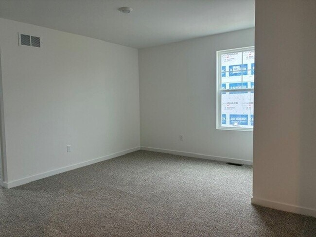 Building Photo - Brand New 3 Bedroom - 2.5 Bath Condo in Union Grove
