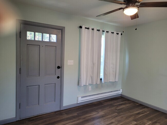 Building Photo - 127 Boston Ct