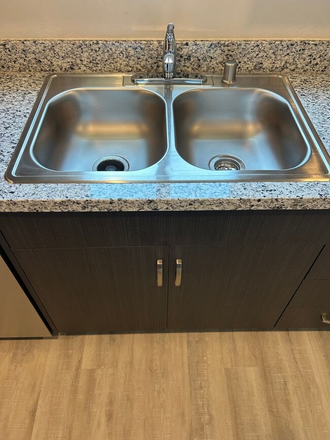 Building Photo - 1 bed 1 bath unit - ADU