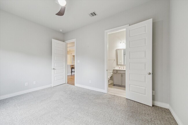 Building Photo - 16503 Whiteoak Canyon Dr