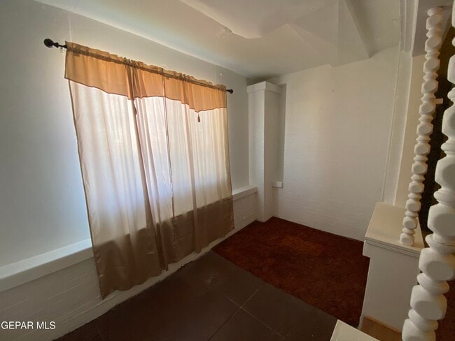Building Photo - 3211 Tularosa Ave