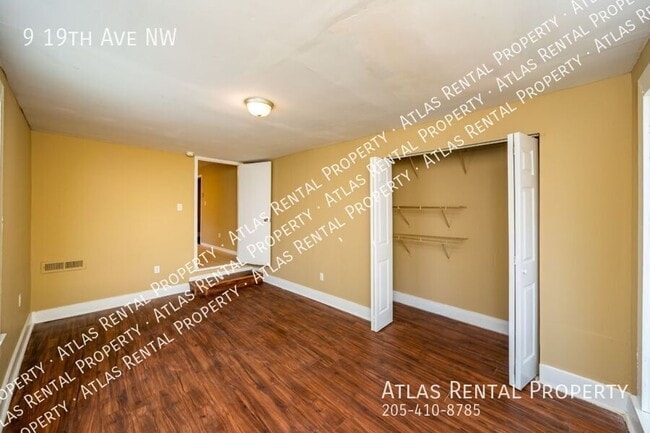 Building Photo - 9 19th Ave NW