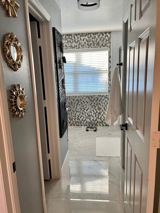 Building Photo - 13324 E Asbury Dr