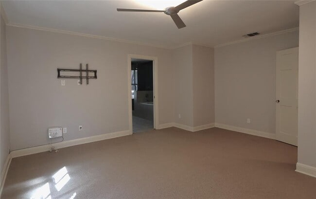 Building Photo - 4702 Shadow Ln