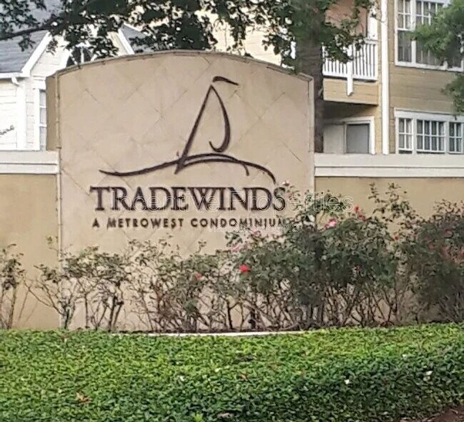 Building Photo - 1057 S Hiawassee Rd