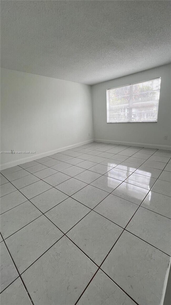 Building Photo - 4570 NW 79th Ave