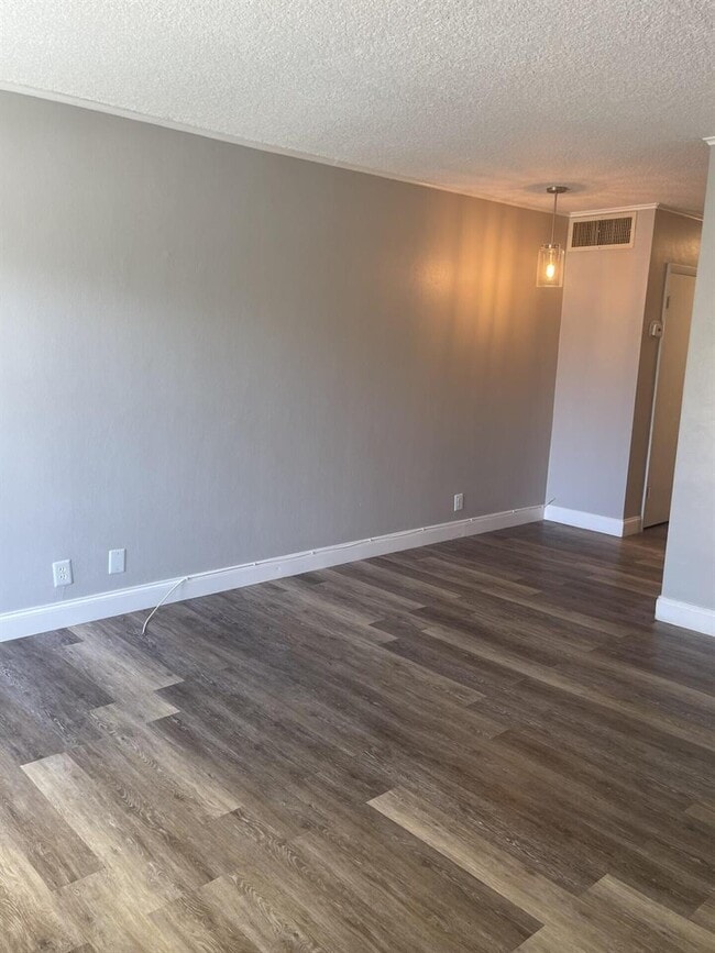 Building Photo - 3915 S Flagler Dr