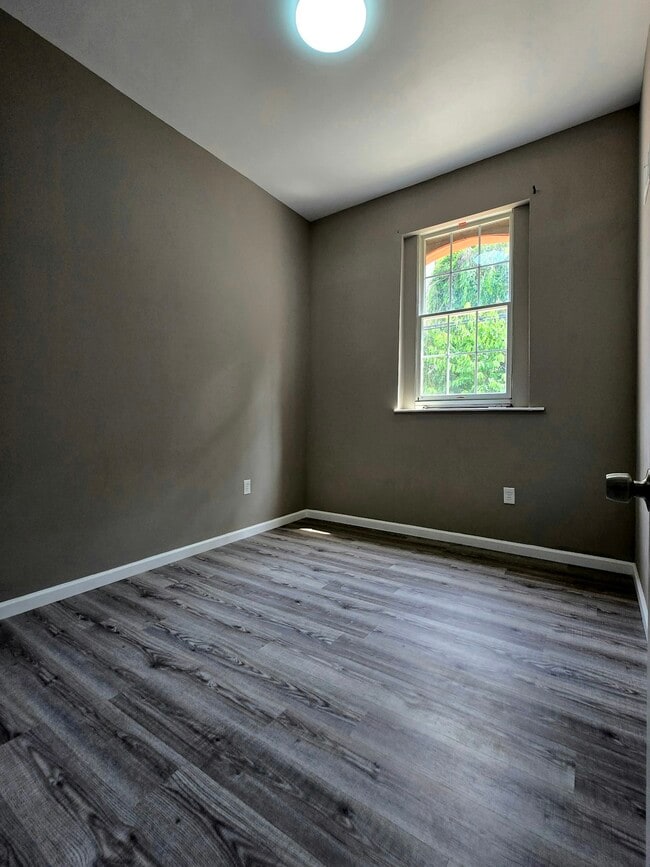 Building Photo - 1218 N 16th St