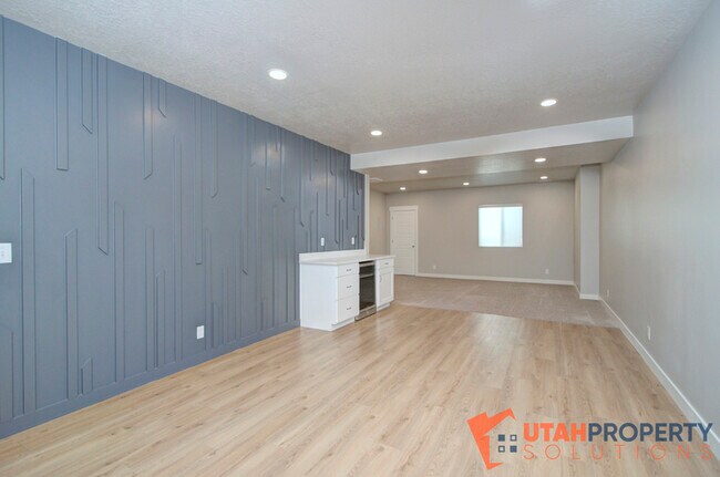 Building Photo - 11586 S Bingham Rim Rd