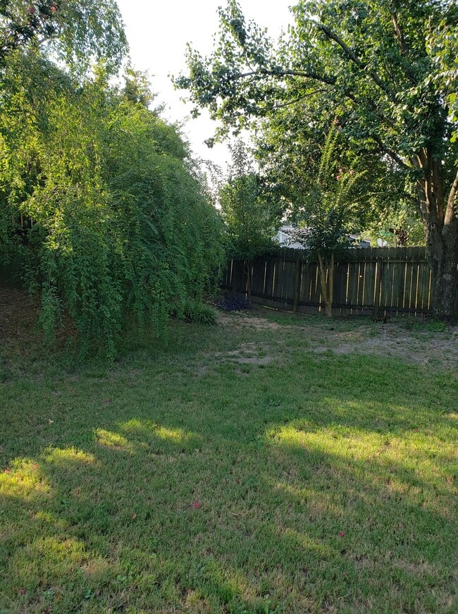 Building Photo - 2250 Rock Springs Ct